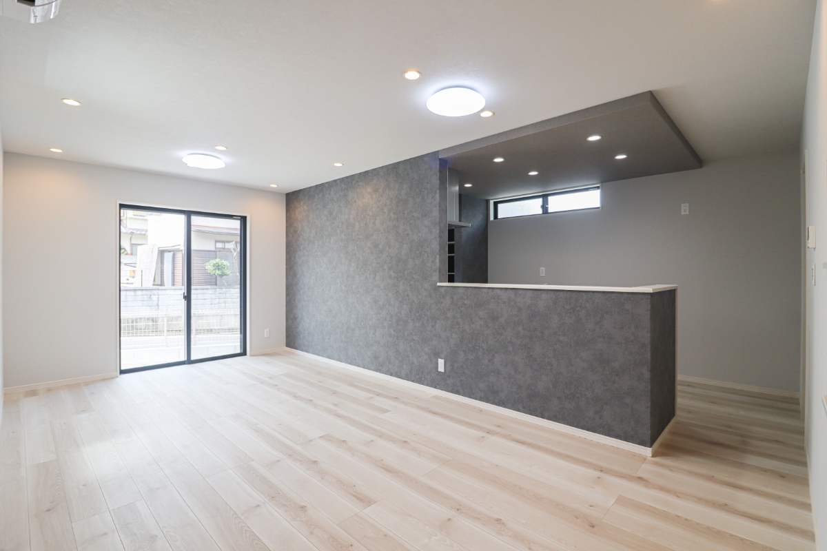 「ドリームタウン篠町見晴２丁目」ぽかぽかとした陽当たりが魅力の南西角地。 JR馬堀駅まで徒歩10分と、通勤・通学にも安心の立地です🚃