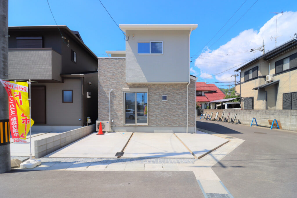 吹抜あり・対面キッチン・駐車２台・角地・分譲地