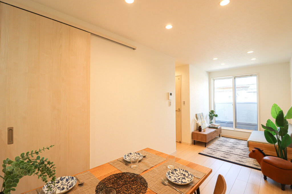 キッチンがおしゃれで明るいお家