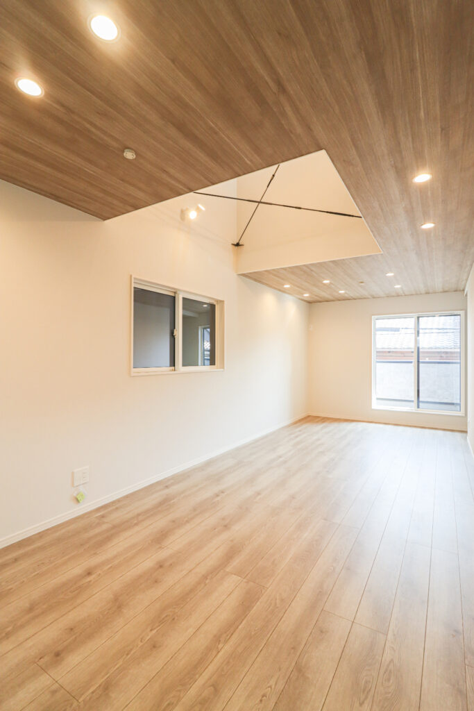 吹抜がお家を明るく照らします