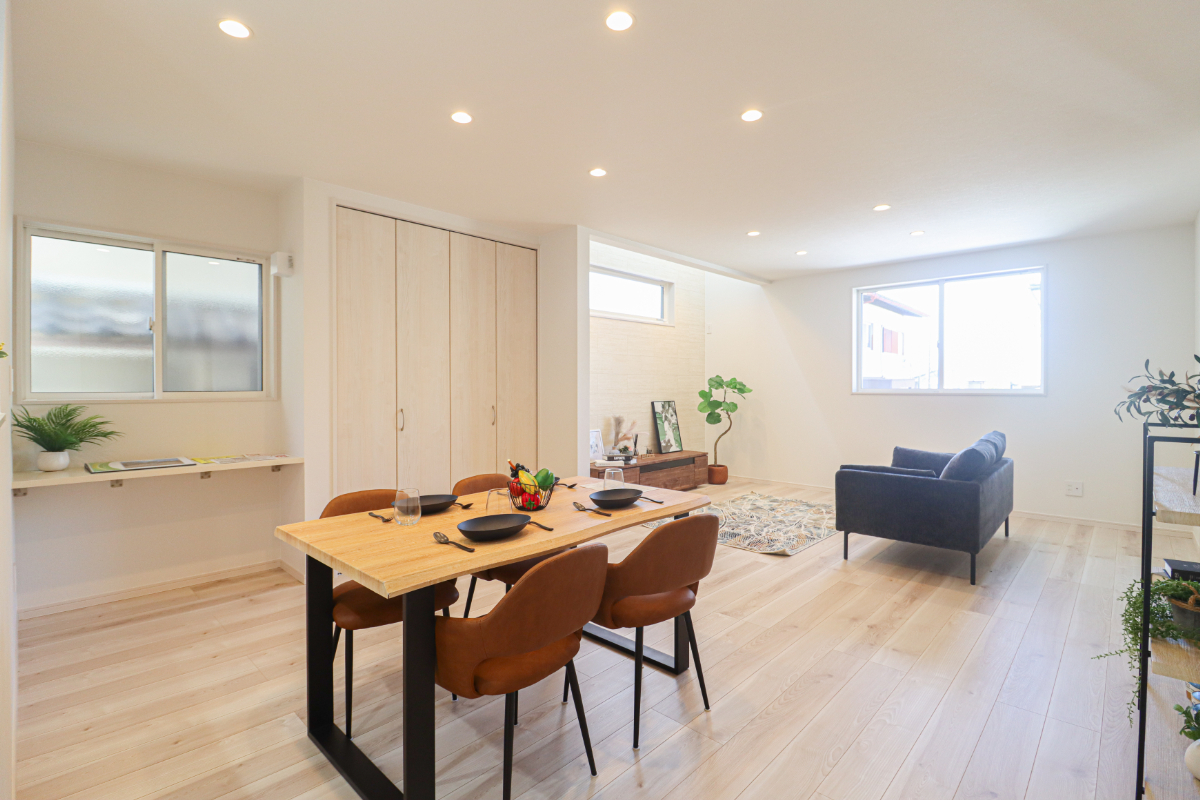 「ドリームタウン広野町宮谷」LDK22帖以上＆全居室６帖以上！車２台駐車可能！