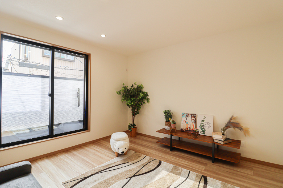 「ドリームタウン高槻市淀の原町」阪急「上枚」駅徒歩13分！２階リビングでプライバシー確保できるお家！