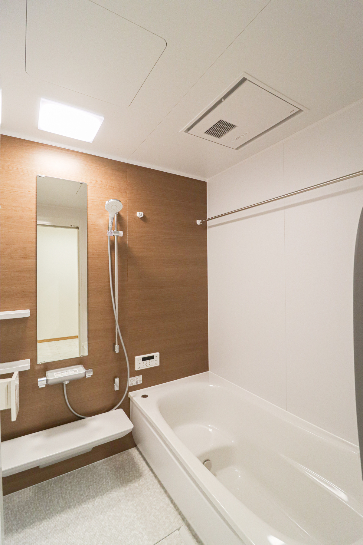 「ドリームタウン高槻市淀の原町」阪急「上枚」駅徒歩13分！２階リビングでプライバシー確保できるお家！