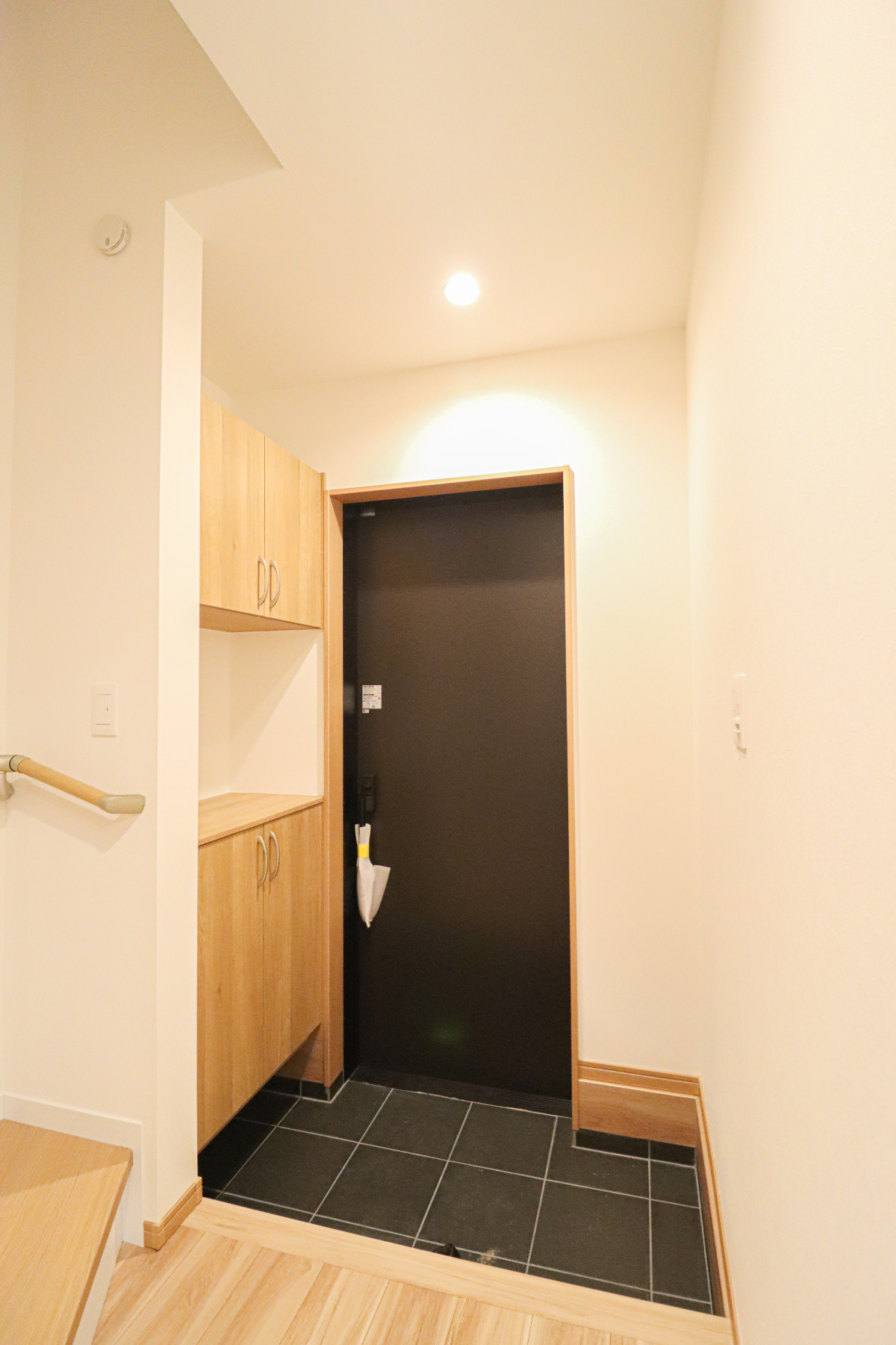 「ドリームタウン高槻市淀の原町」阪急「上枚」駅徒歩13分！２階リビングでプライバシー確保できるお家！