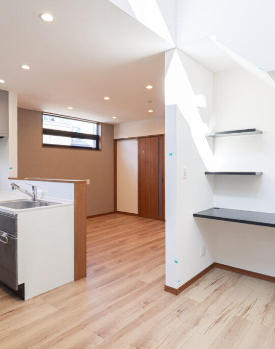 スッキリ角地で前道＆間口６ｍ以上