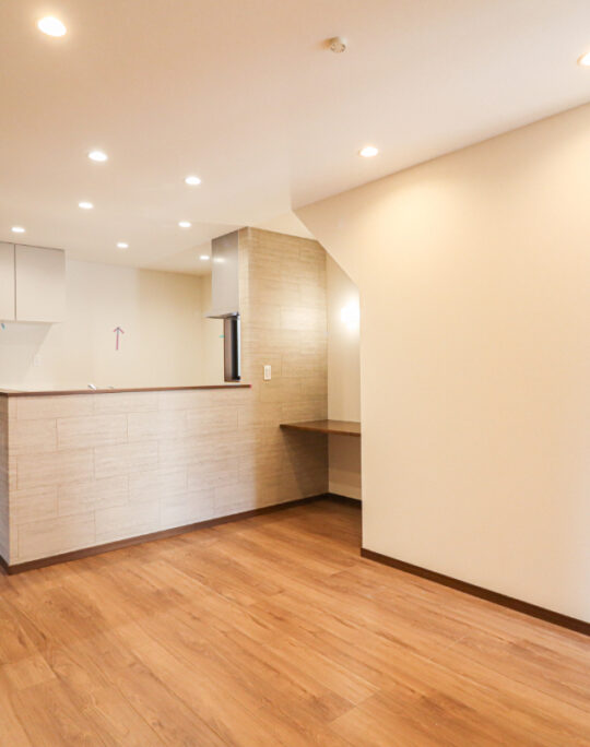 吹抜がお部屋を照らす