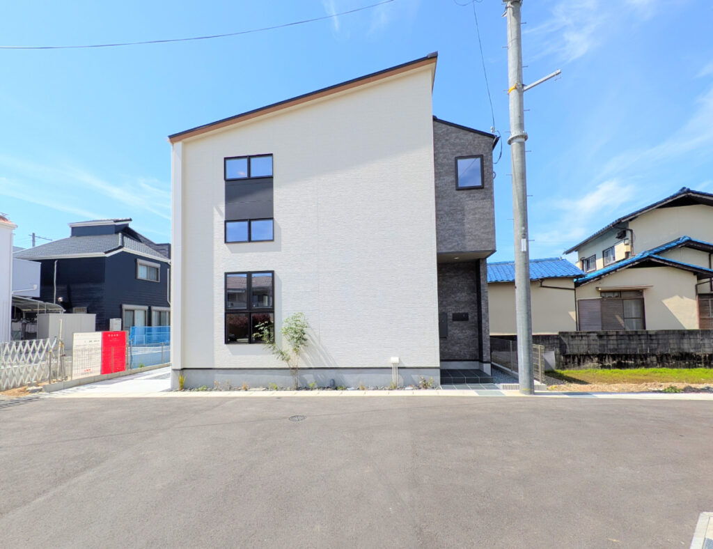 光と木のぬくもりに包まれる、開放感あふれるLDK