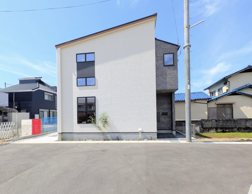 兵庫県伊丹市「光と木のぬくもりに包まれる、開放感あふれるLDK」