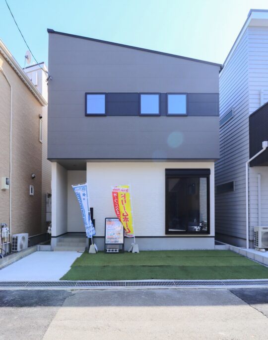 家族時間が広がる、開放感あふれるリビング空間