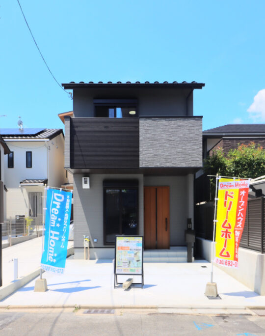 京都市北区「折り上げ天井がつくる、ワンランク上の上質空間」