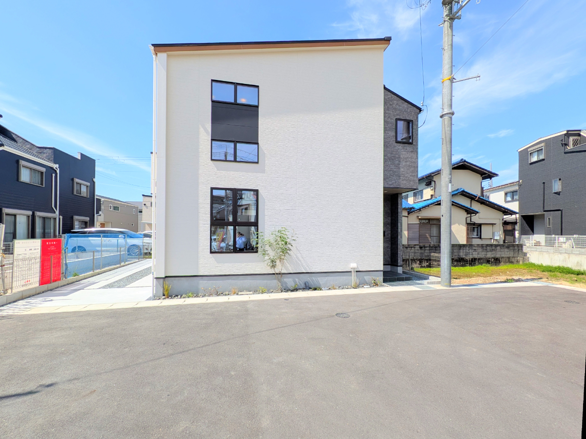 「ドリームタウン鴻池３丁目」収納力×開放感。分譲地の安心感に包まれる、ゆとりある暮らしの正解。
