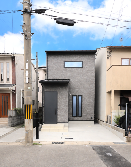 Y様邸「豊富な収納力で、生活感を抑えたすっきりとした住まい」